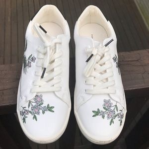 White zara collection sneakers with embroidery